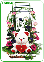 ( FG0048 ) Basket Arrangement with Roses, Gerberas and 1 Teddy Bear.