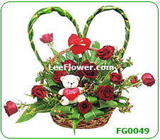 ( FG0049 ) Roses Arrangement in a Basket with one Mini Bear.