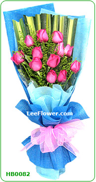 ( HB0082 V )  12 Stalks of Pink Roses Hand Tied Bouquet.