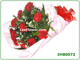 ( SHB0072 )  12 Stalks of Red Carnation with white peacock. Special design wrapping for hand bouquet. Flower Delivery Service to Sabah and Sarawak.