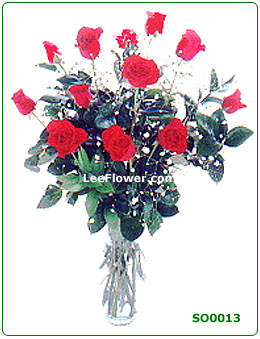 ( SO0013 )   Love Is Love.    12 Stalks of Red Roses  Arrange in a Glass Vase