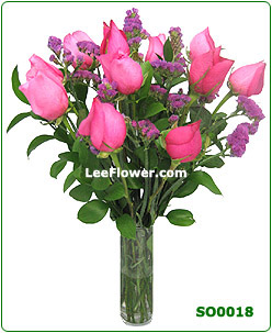 ( SO0018 )   Ocean of Love.    12 Stalks of Pink  Roses  Arrange in a Glass Vase