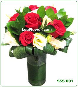 ( SSS 001 )  Wishing You Near  ~ 6 Stalks of Red Roses Arrange in a Vase.....Flower Delivery Service to Sabah, Sarawak and Singapore