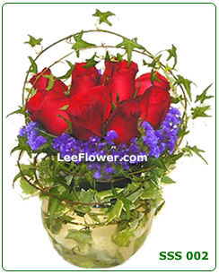 ( SSS 002 )  You are so beautiful   ~  6 Stalks of Red Roses Arrange in a Vase.....Flower Delivery Service to Sabah, Sarawak and Singapore