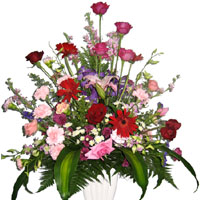 Student's Flower Arrangement  at Lee Flower Design Academy